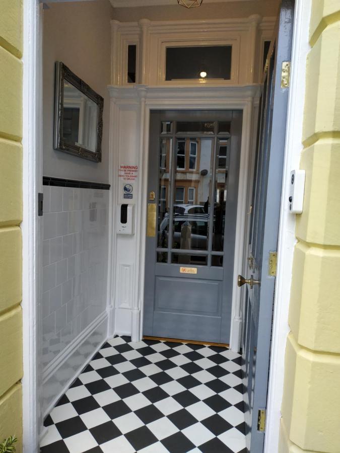 The Castleton Bed & Breakfast Blackpool Dış mekan fotoğraf