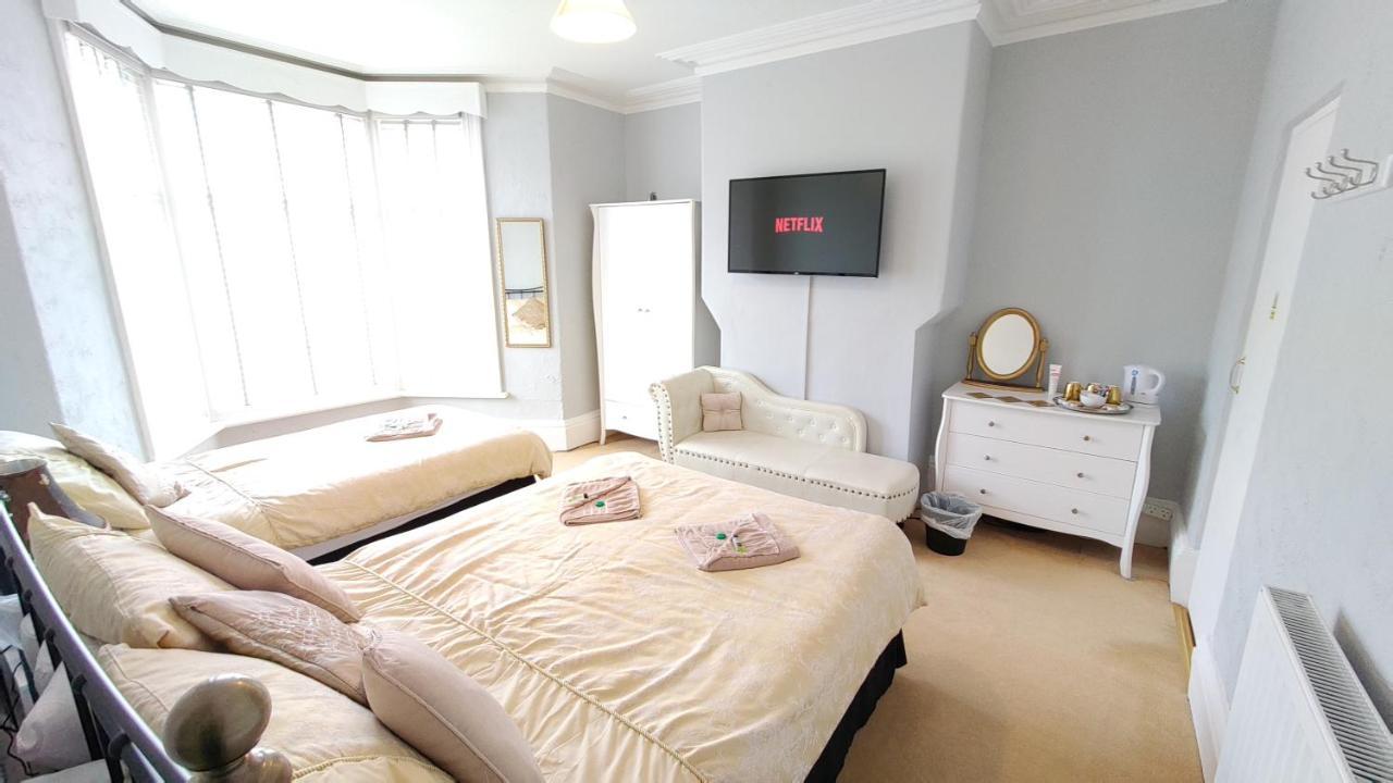 The Castleton Bed & Breakfast Blackpool Dış mekan fotoğraf