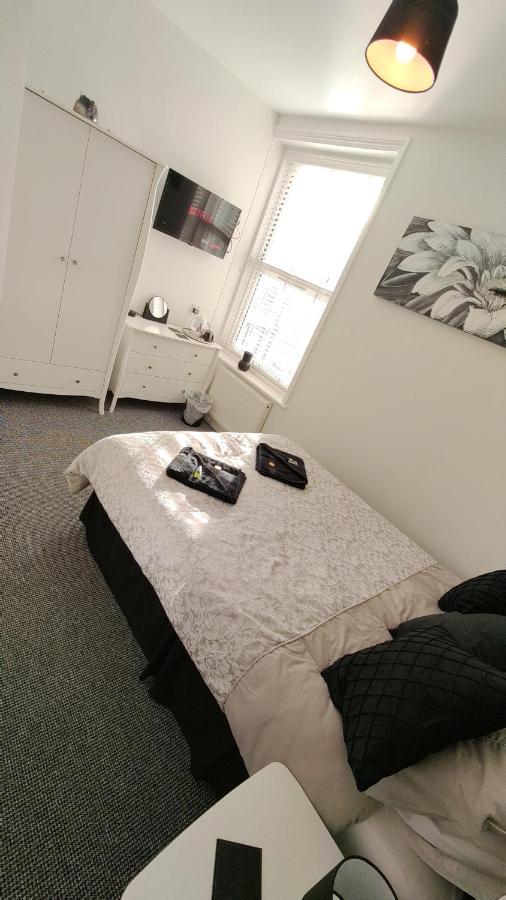 The Castleton Bed & Breakfast Blackpool Dış mekan fotoğraf