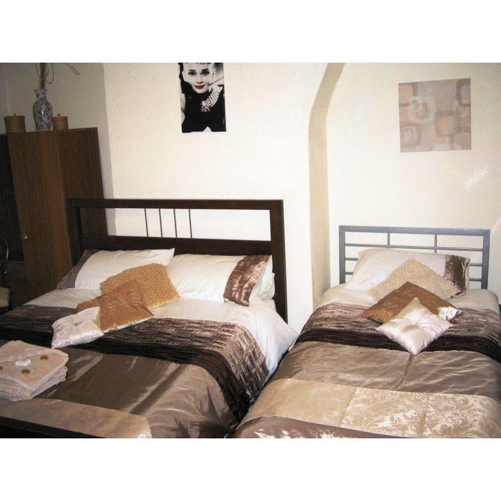 The Castleton Bed & Breakfast Blackpool Dış mekan fotoğraf