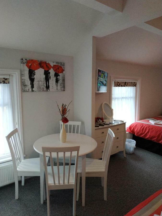 The Castleton Bed & Breakfast Blackpool Dış mekan fotoğraf